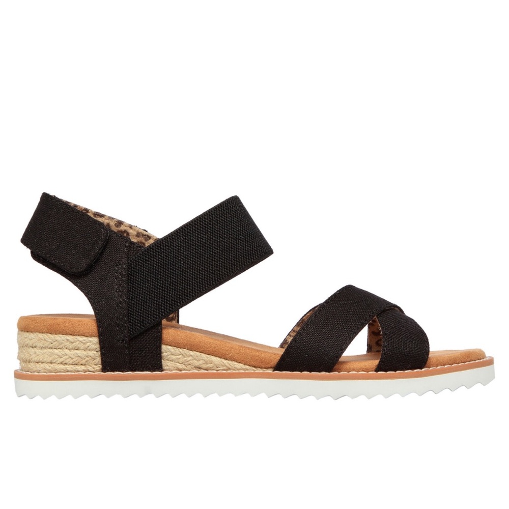 Bobs dessert kiss memory foam sandals from Sketchers -never been worn